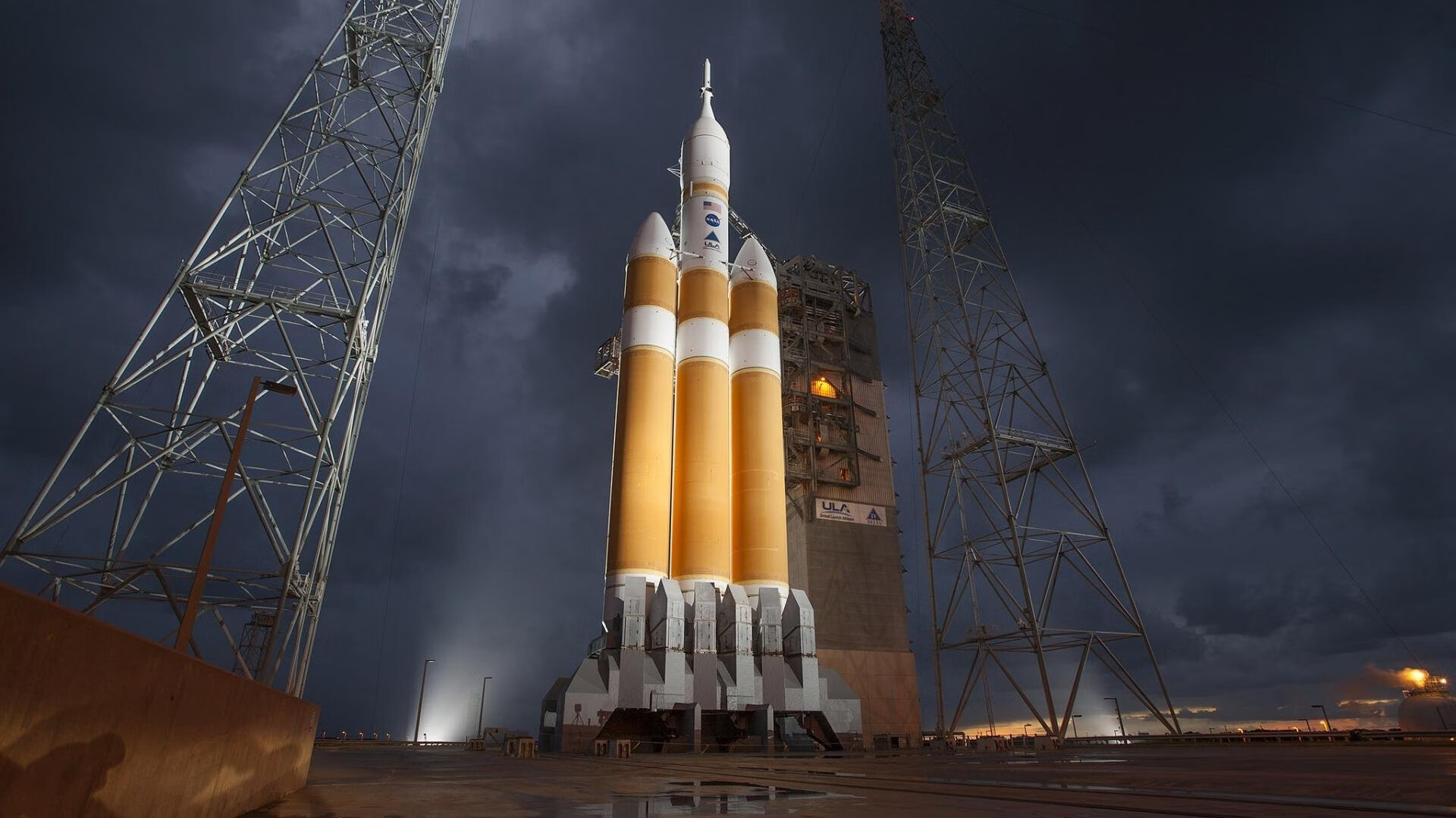 JIUYOU GAMING-_城市天空漂移：在高楼间追逐速度_，漂浮在城市的天空