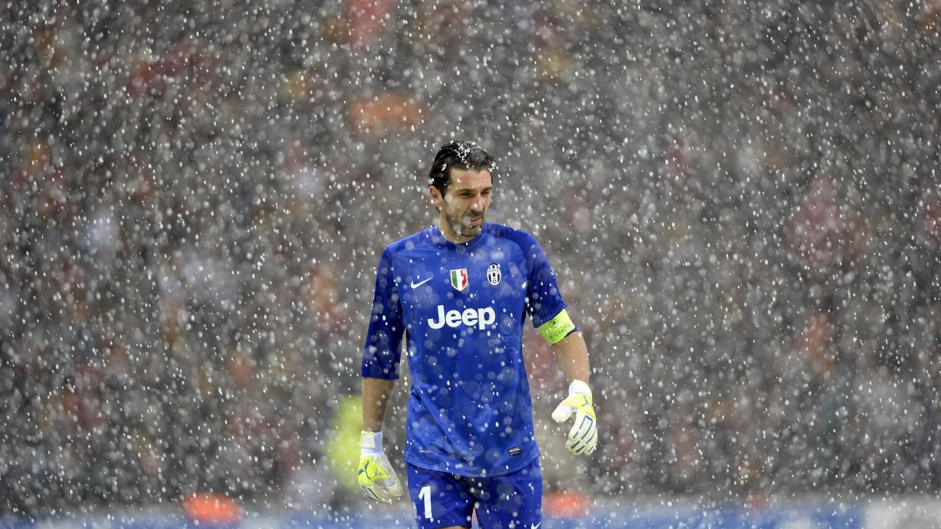 “峡谷极速:山谷中的巅峰对抗”,峡谷速报